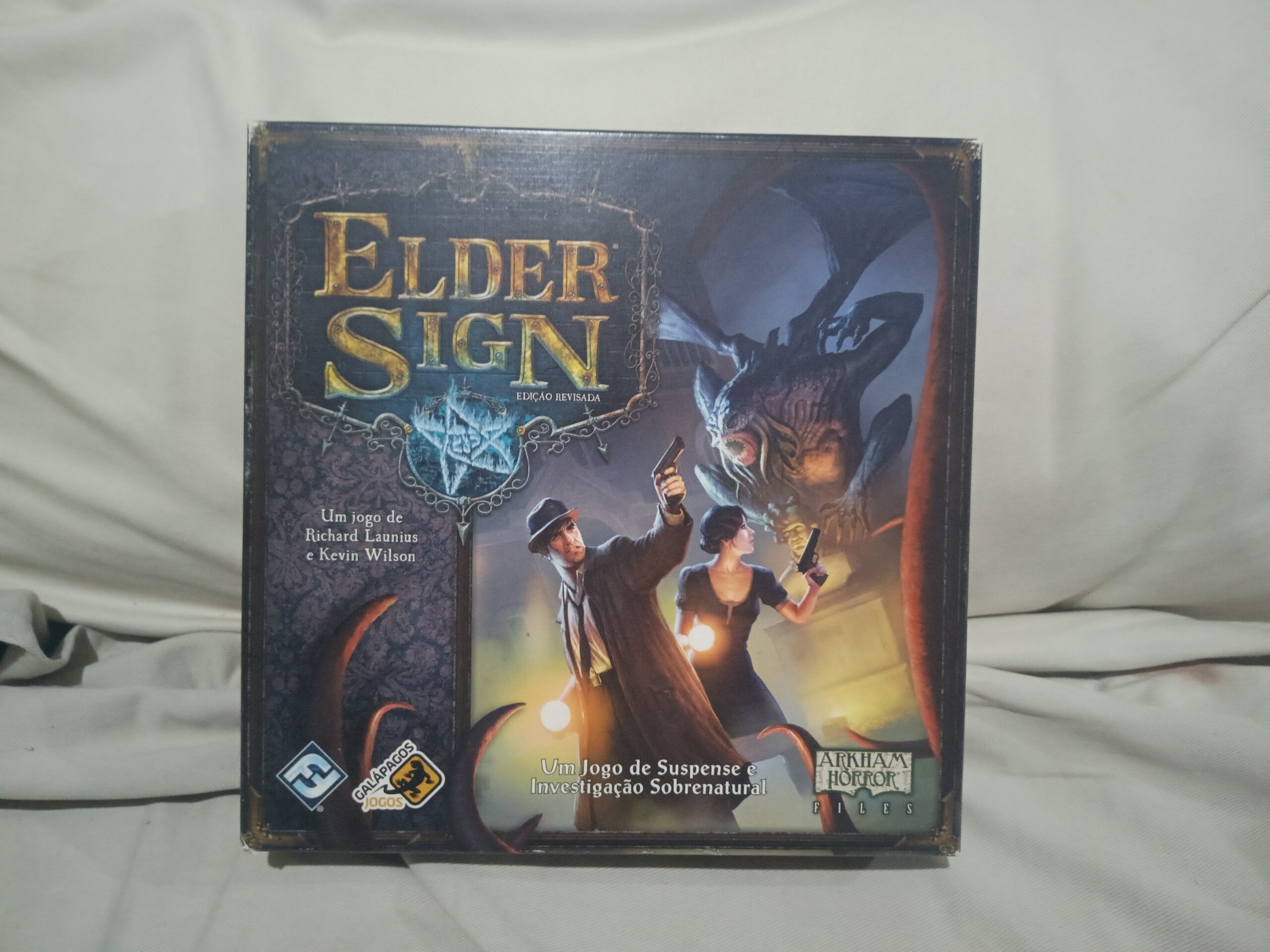 Elder Sign – resenha – Na mesa